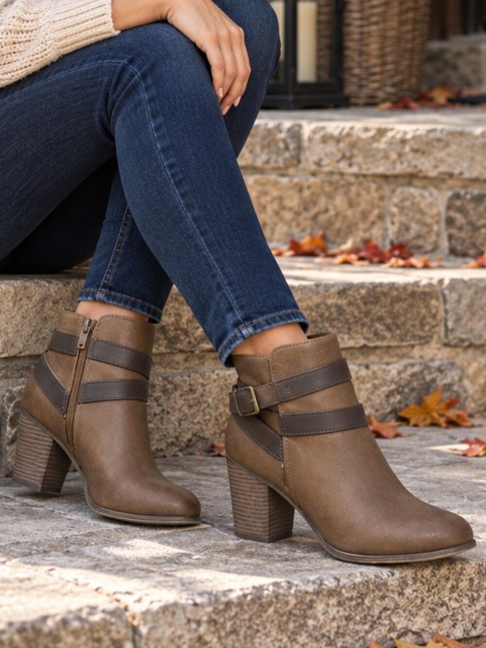 Material Girl Melany & Liv Ankle Booties Buckle Side Zip Block Heel Size 8